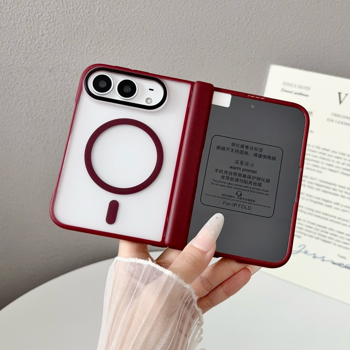 Screen Protectors - iPhone Duo用、透明磁石内蔵の画面保護フィルム付きスマートフォンケース。MagSafeワイヤレス充電に対応し、ヒンジ部分を保護します。